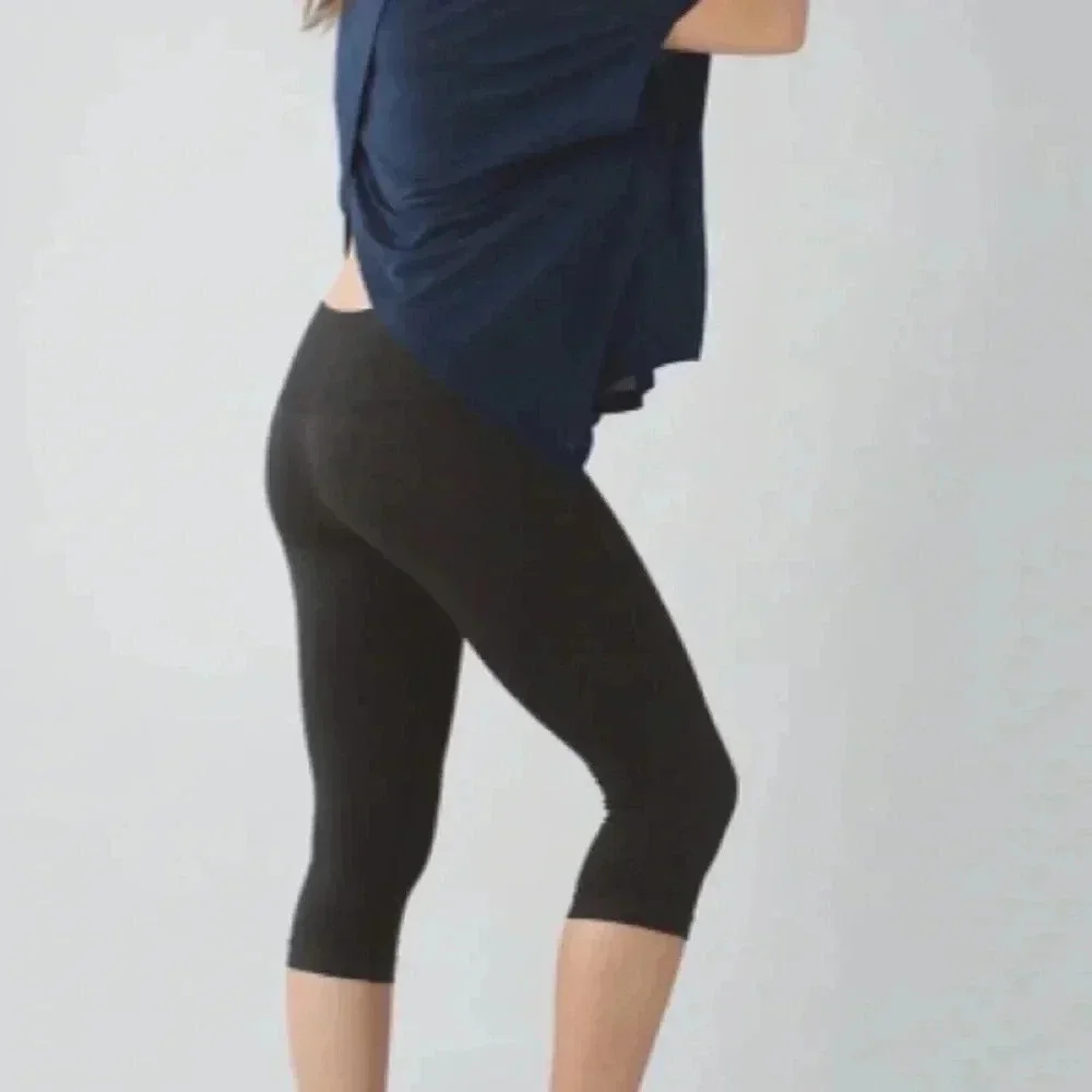 Lululemon in the flow crop 11